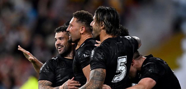 As it happened: Broncos back in black; Warriors put Sharks to sword