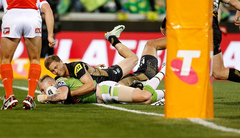 Blake Austin crosses for Canberra in the 2016 semi-final win over Penrith.